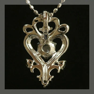 月モチーフローズカットダイヤペンダントトップ（チェーン無し） ベーネベーネ 月モチーフローズカットダイヤペンダントトップ（チェーン無し）