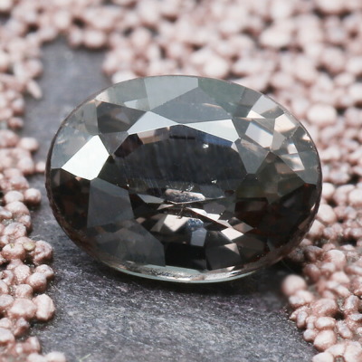 カラーチェンジガーネット 1.2ct ルース | gulatilaw.com