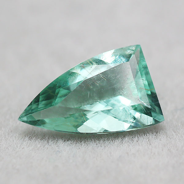 ☆パライバトルマリン 変形 0.98ct※こちらのルースを使用しての