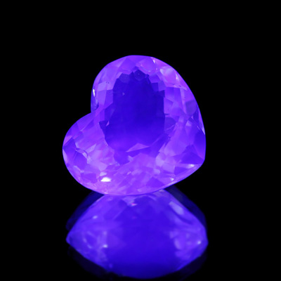 ☆UV蛍光 パライバカラー フローライト ハート 3.39ct 限定1個 ※こちら