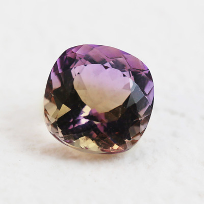 �A���g���� �N�b�V���� 2.06ct