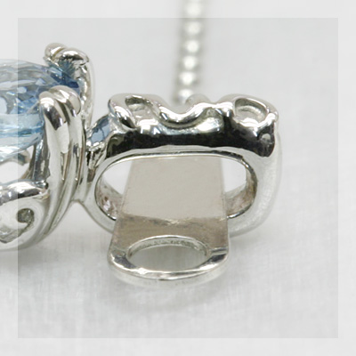 サンタマリアアフリカーナ・アクアマリンツタの葉ペンダント