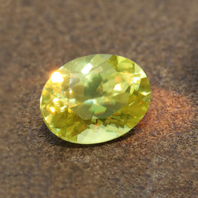 スフェーン ☆ジンバブエ産 スフェーン オーバル 1.69ct1個限定製品