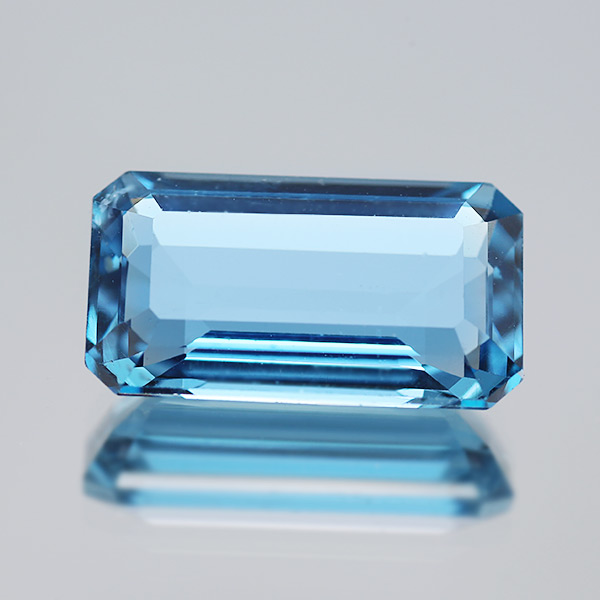 ☆ロンドンブルートパーズ オクタゴン 5.97ct 限定1個 ※こちらのルース