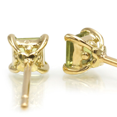 ペリドット プリンセス ピアス 1ペア 両耳分 PT900 K18 K10対応