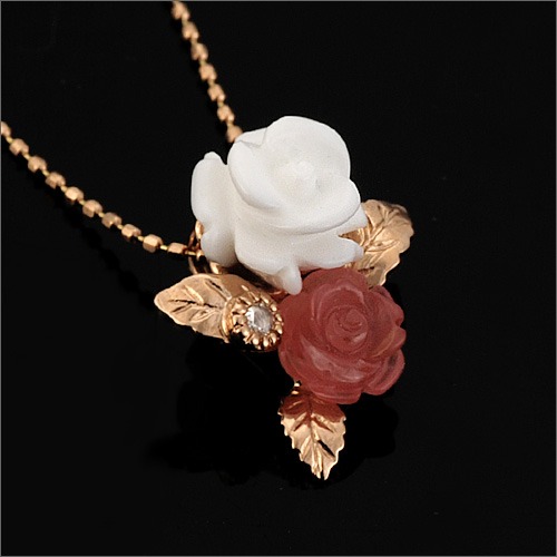 ローズガーデン ホワイトカルセドニー インカローズペンダントトップ