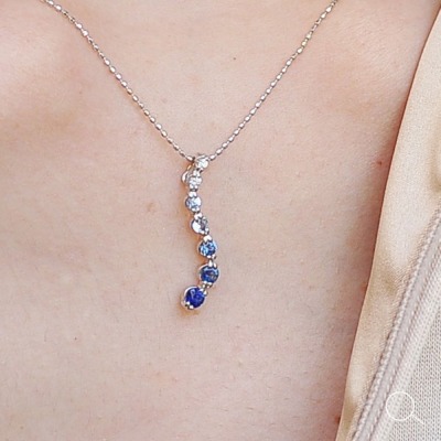未着用短期出品☆K18WG天然サファイア0.57ct グラデーション ペントップ K18WG カラーサファイアグラデーションペンダント 0.56ct 45cm