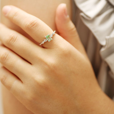 限定1本 K18WG バイカラーグリーンガーネット ローズカット